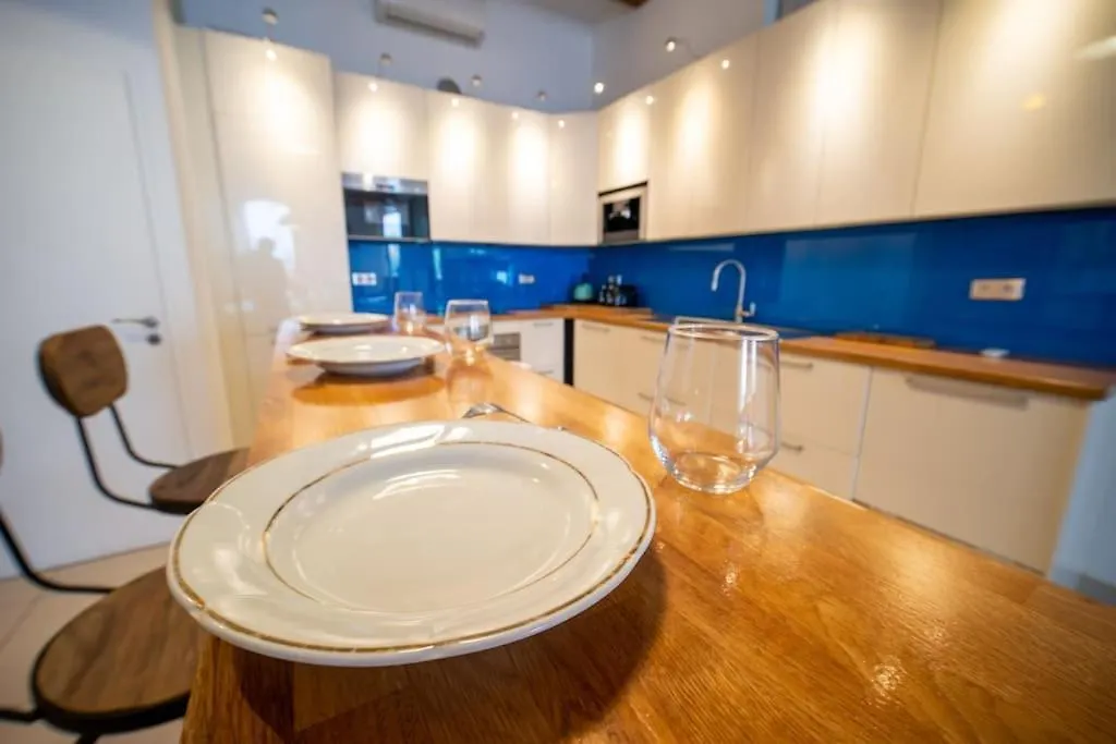 Air-Conditioned Loft In The Heart Of The Old Port Marseille Apartment