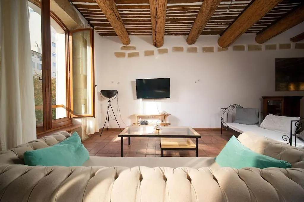 Air-Conditioned Loft In The Heart Of The Old Port Marseille France